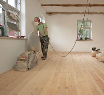 Siirry karkeudesta 60 karkeuteen 100 puulattian hionta